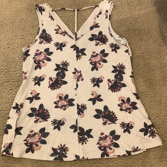 Floral tank top size small - Picture 3 of 3